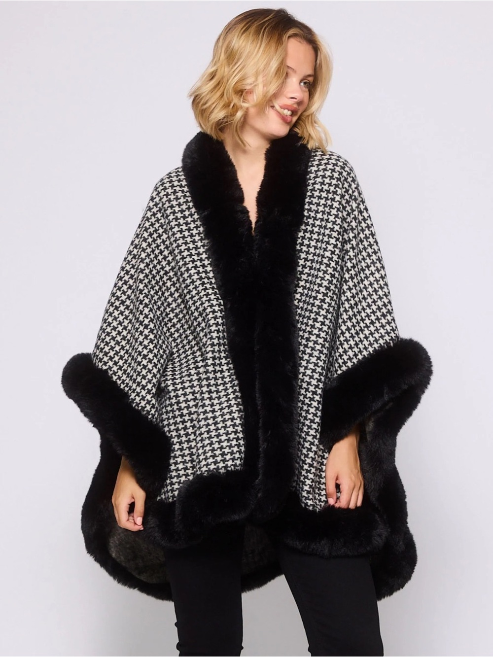 Max Studio Houndstooth Cape Wrap Black White Faux Fur Trim OS